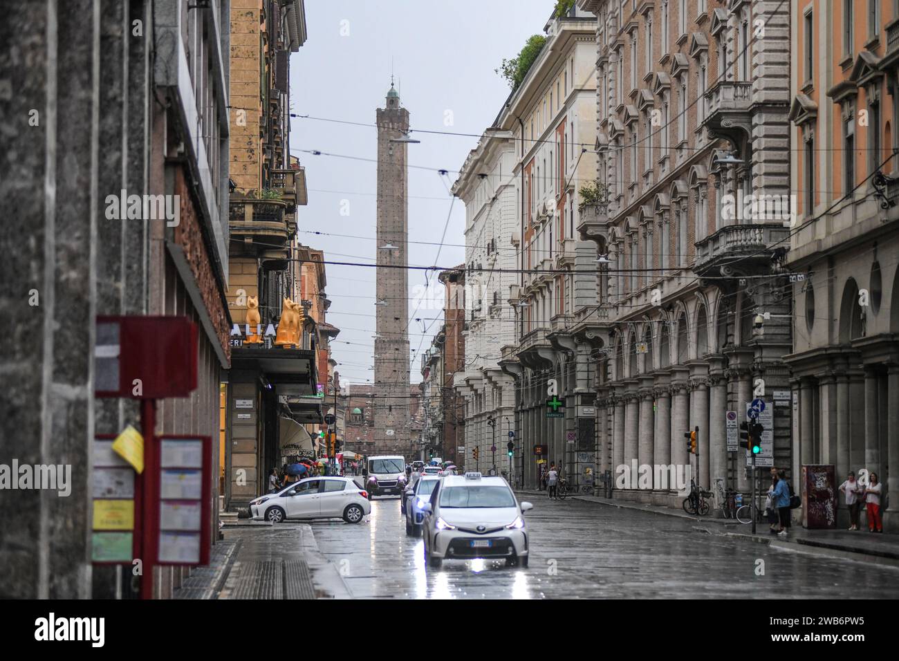 Bologna Via Ugo Bassi on a rainy day. Italy Stock Photo Alamy
