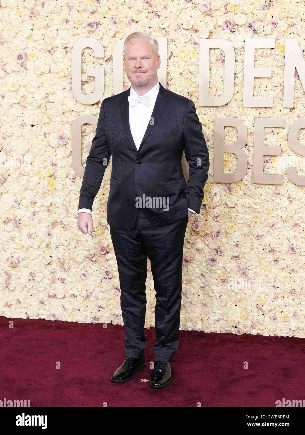 Jim Gaffigan Attends The Arrivals Of The 81st Annual Golden Globe   Jim Gaffigan Attends The Arrivals Of The 81st Annual Golden Globe Awards At The Beverly Hilton Hotel In Beverly Hills Ca On January 7 2024 Photo By Sthanlee Miradorsipausa 2WB6REM 