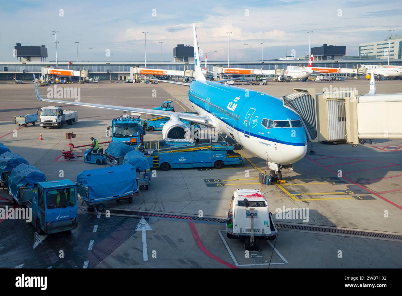 AMSTERDAM, NETHERLANDS - SEPTEMBER 17, 2017: Preparations for the departure Boeing 737-800 (PH-BXN) of KLM Royal Dutch Airlines on the Schiphol Airpor Stock Photo