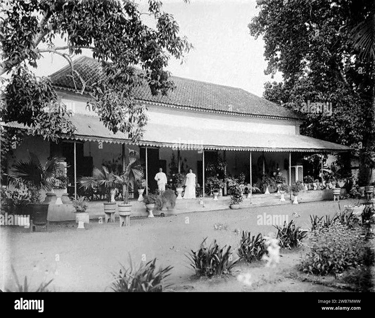 'Soekodono' sugar factory around 1880 with a reference to 'Mr. W. A. Baron Baud', who died in
