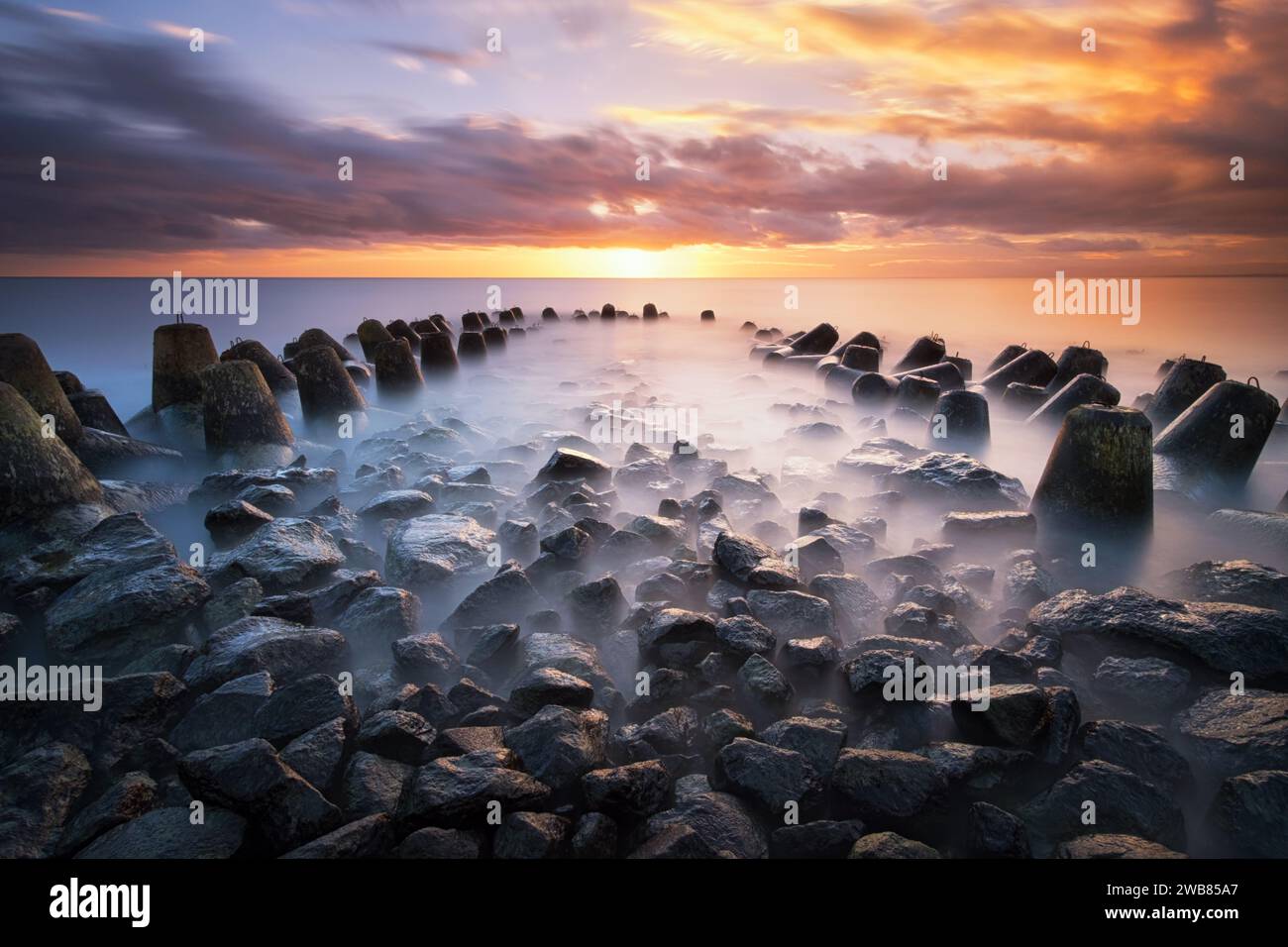 Jerman Beach, Tuban, Bali - Indonesia  Fujifilm X-T1 Samyang NCS CS 12mm @f/5.6 Haida ND1000 Lee 0.9 hard GND Stock Photo