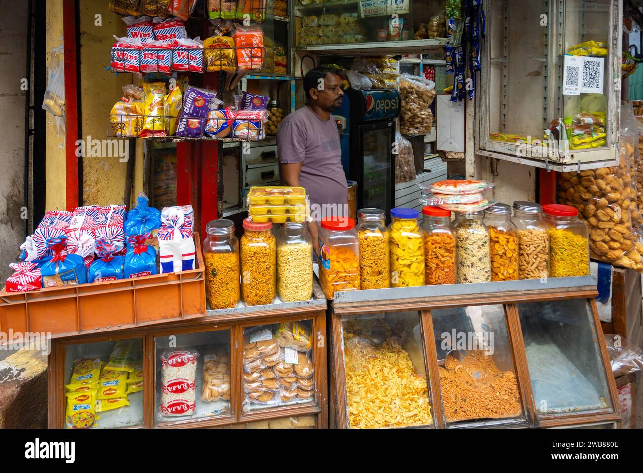 Mumbai, Maharashtra, India, Indian bakery in the street, Editorial only Stock Photo Alamy