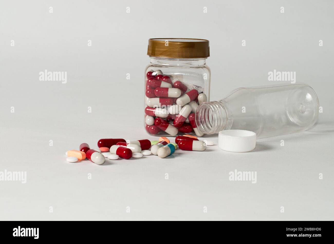 Curated visual reference: Gallery Detail: Photos Of Medicines Scattered Outside Their Packaging In Various Types