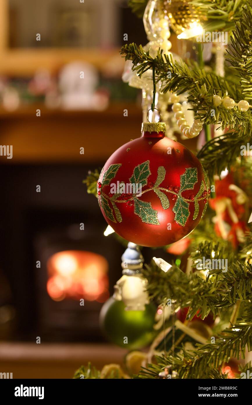 Mantle piece hi-res stock photography and images - Alamy