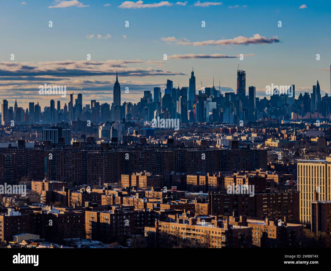 New york skyline sunset sunrise hi-res stock photography and images - Alamy