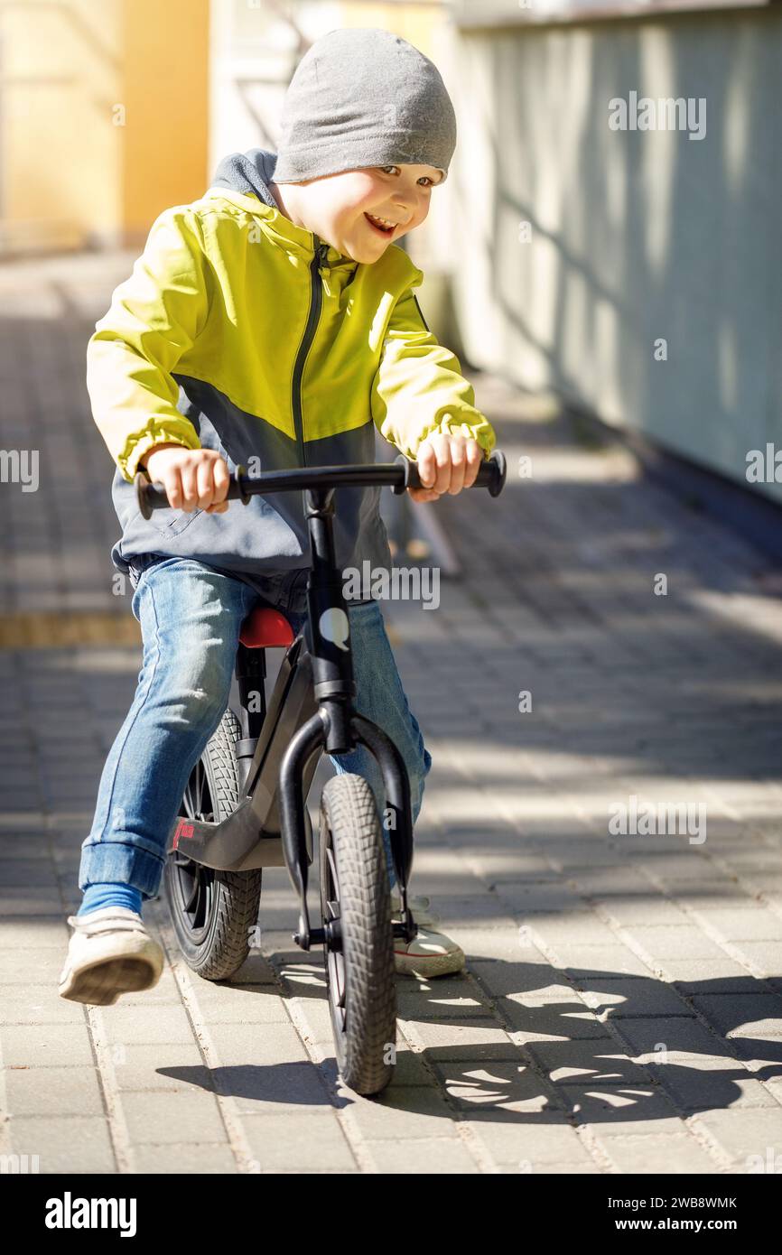 Street boy sale balance bike