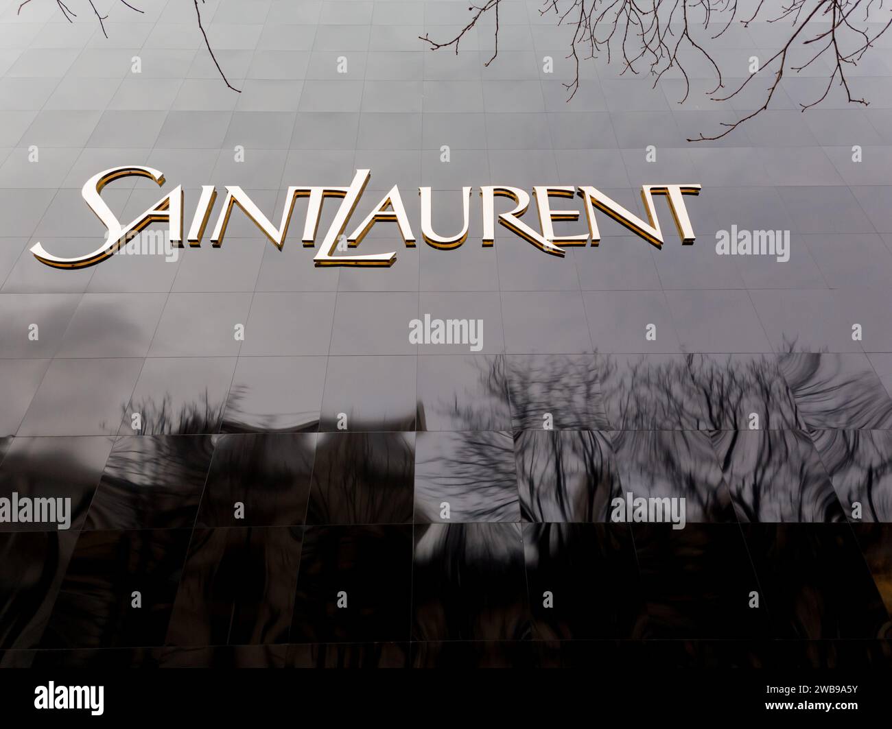 Saint laurent paris logo hi-res stock photography and images - Alamy