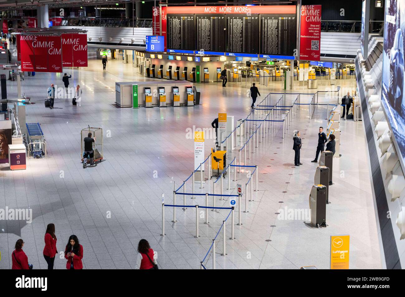 flughafen mitarbeiter gesucht