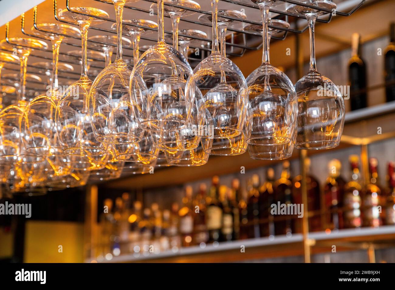 Hanging wine discount glasses upside down