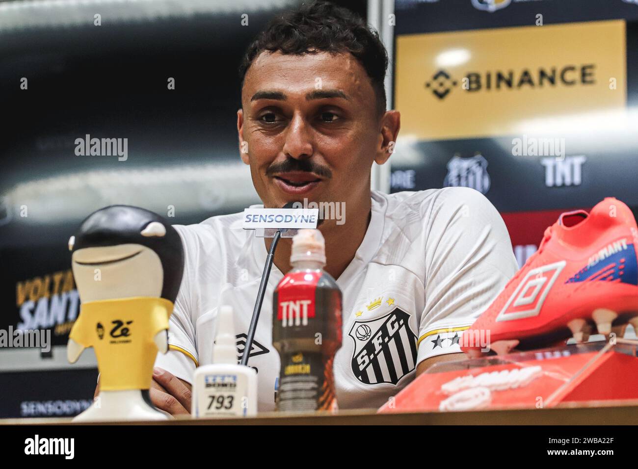 Santos, Brazil. 09th Jan, 2024. SP SANTOS 01/09/2024 SANTOS, PRESENTATION Player Diego