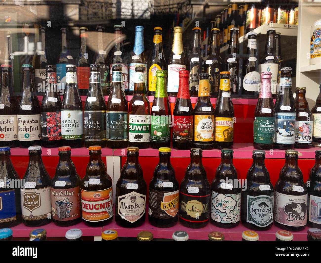 Shop window display of Belguim Beer Bruges Belguim Stock Photo - Alamy