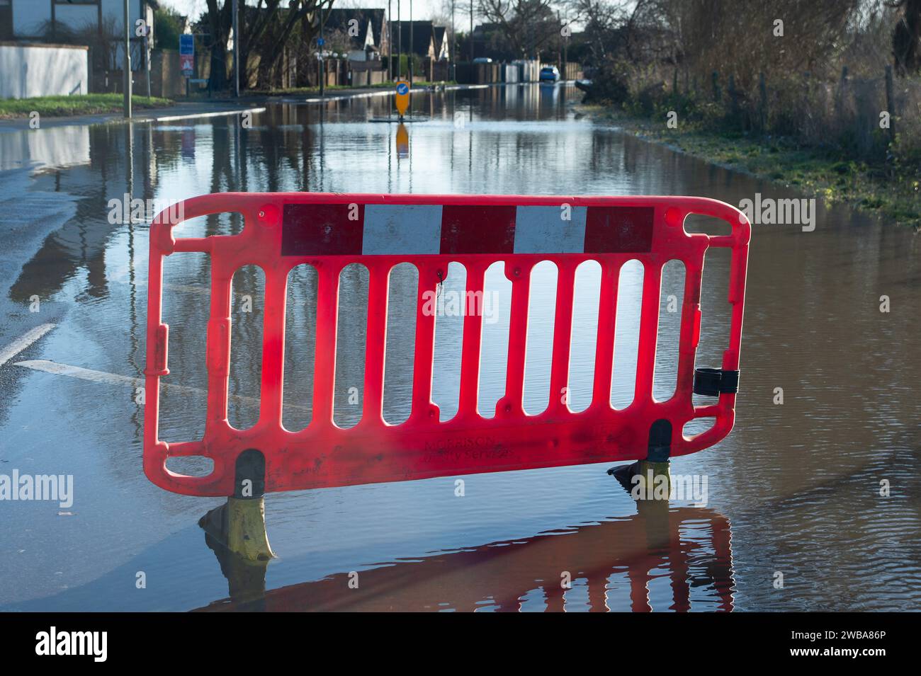 Staines upon Thames, Surrey, UK. 9th January, 2024. A closed road due