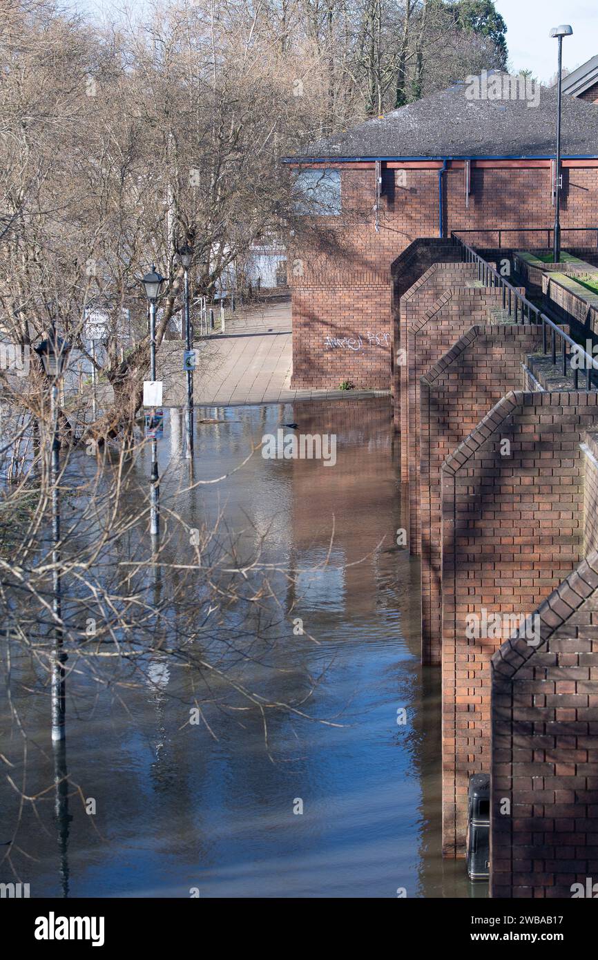 Staines upon Thames, Surrey, UK. 9th January, 2024. The River Thames