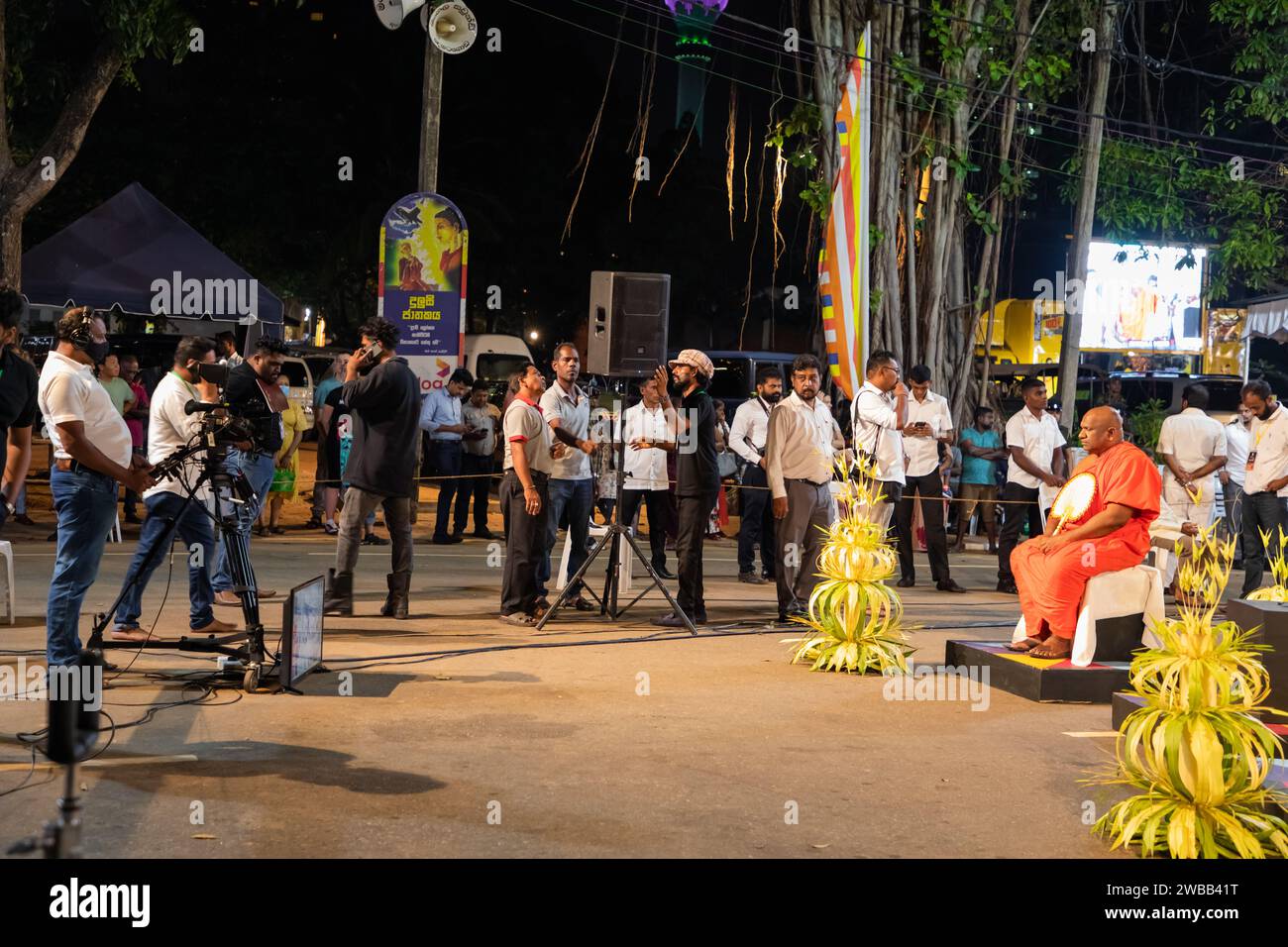 Sri lanka national costume hi-res stock photography and images - Alamy