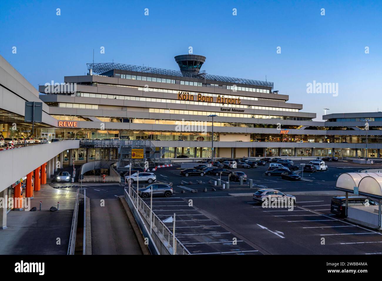 AirNav: KGWW - Wayne Executive Jetport Airport visual data 8