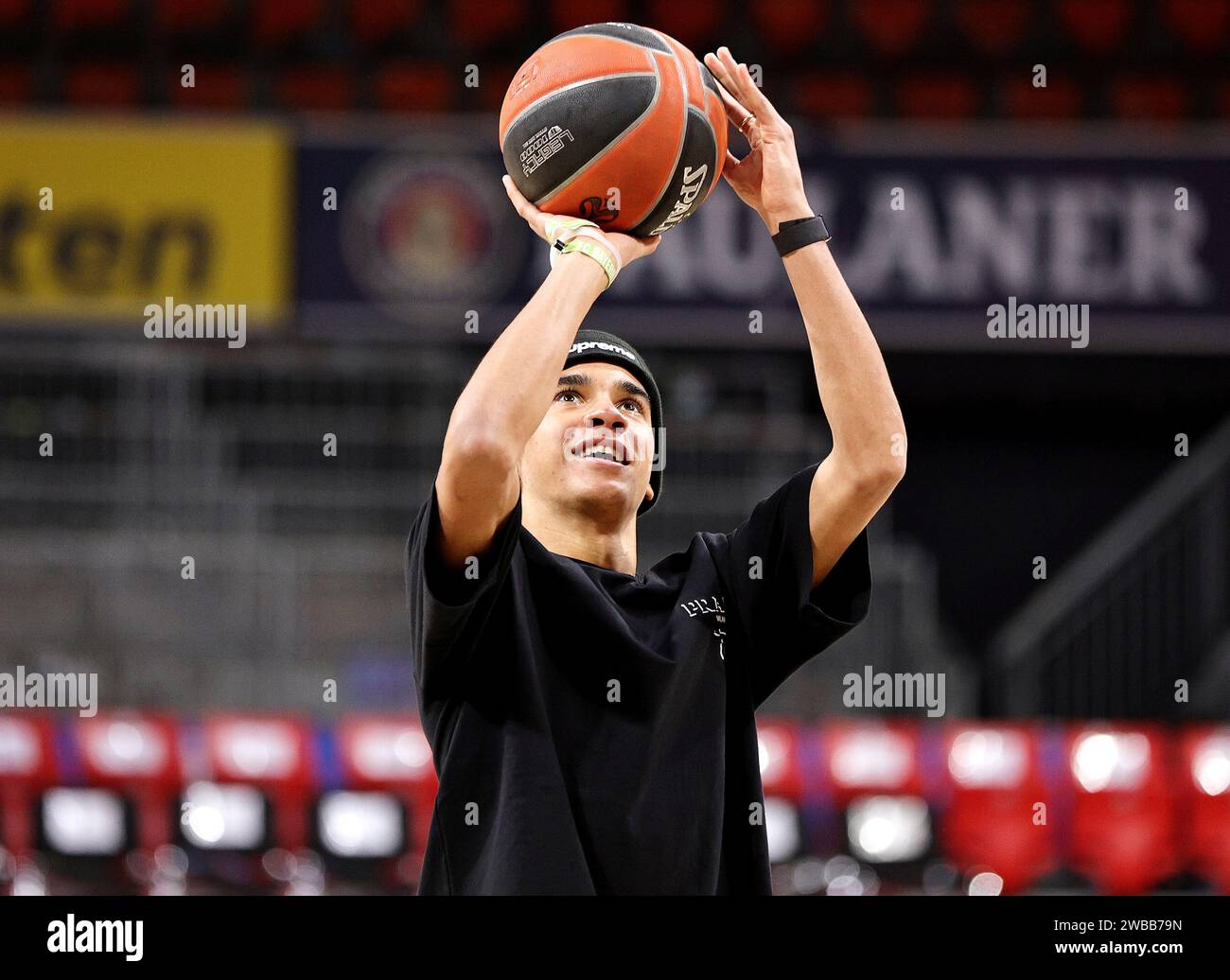 Jamal Musiala am Ball. GER, FC Bayern Basketball vs. Real Madrid