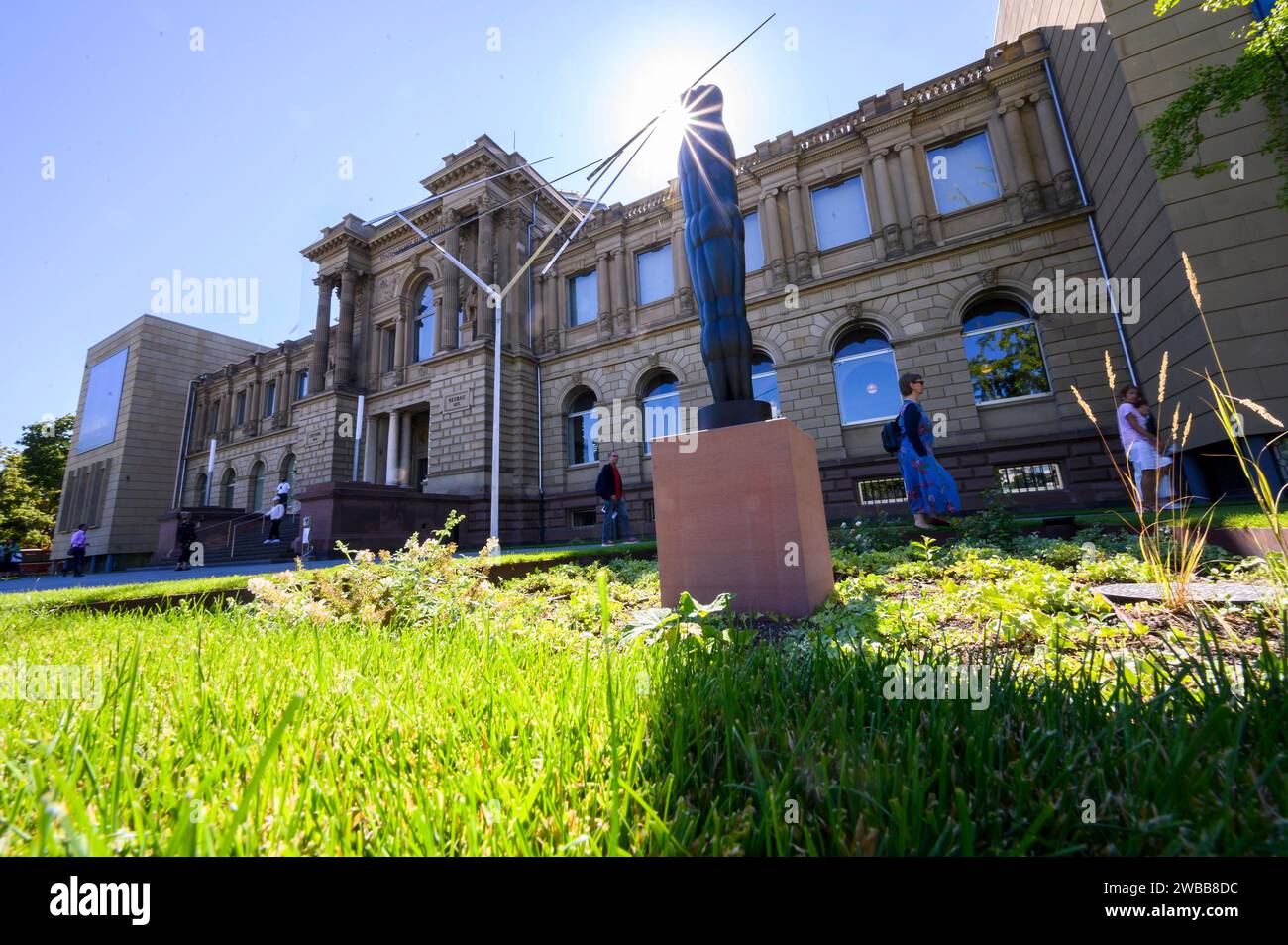 neuer-garten-im-st-del-09-08-2022-frankfurt-st-del-museum