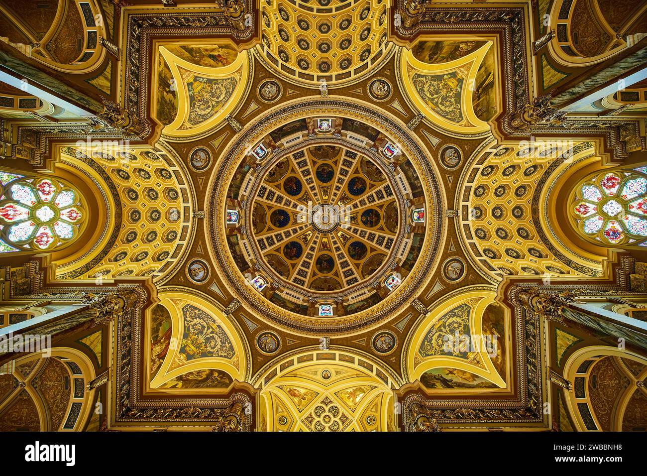 Historical cornice hi-res stock photography and images - Alamy