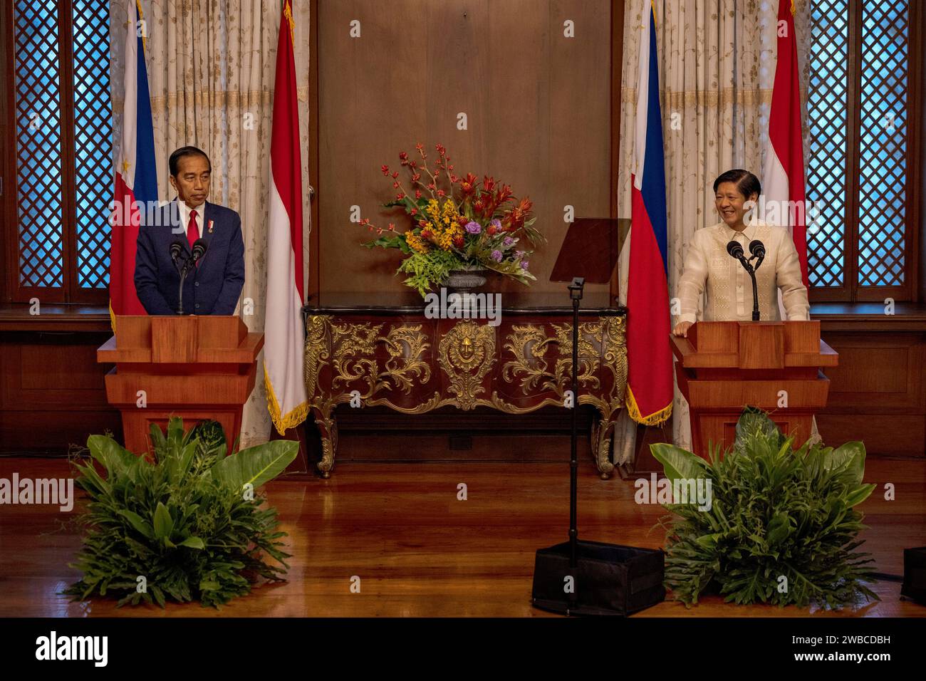 Indonesian President Joko Widodo, left, and Philippine President