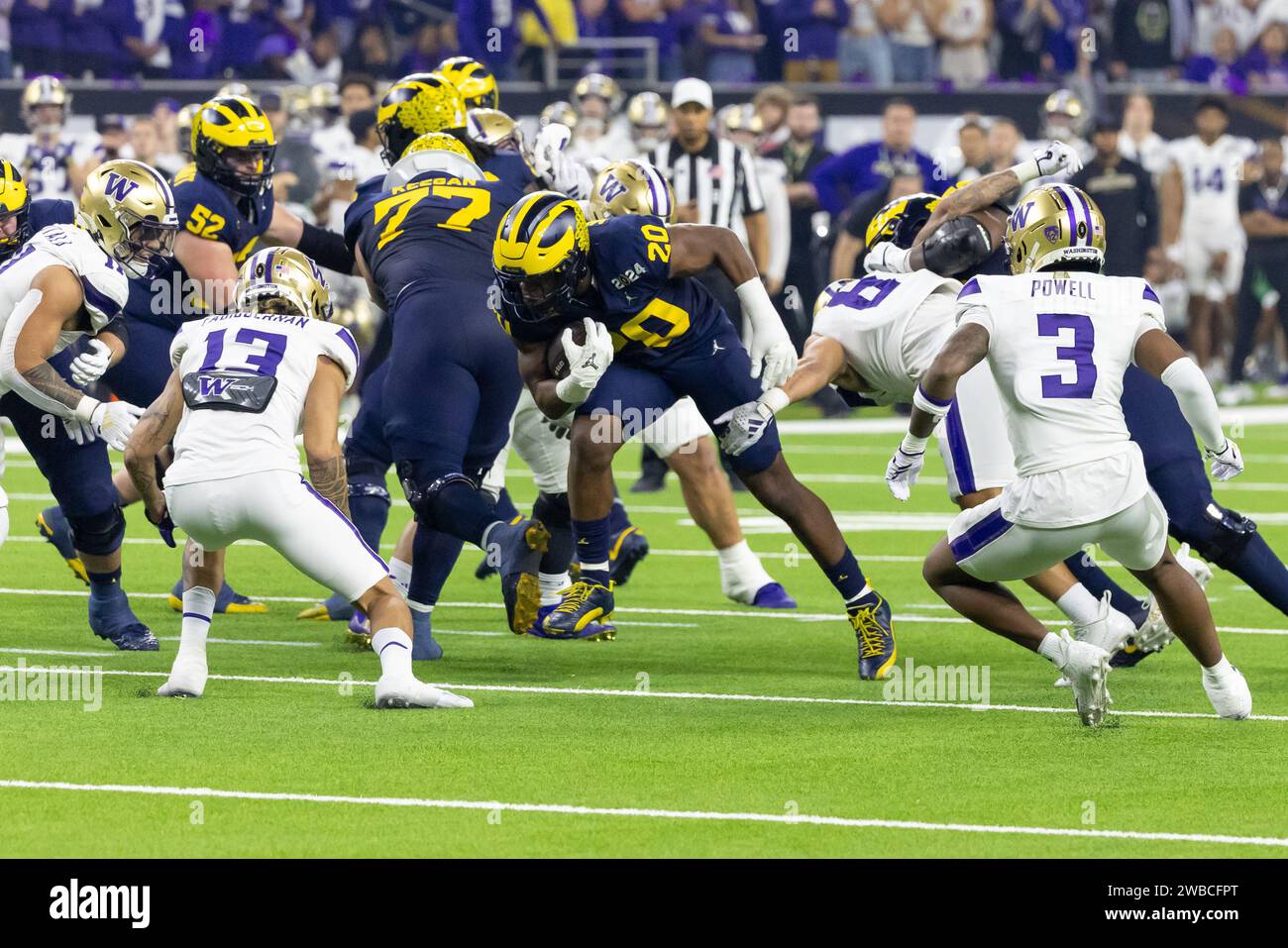 Michigan Wolverines running back Kalel Mullings (20) carries the ball