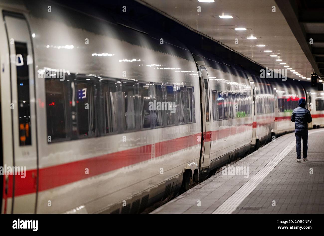 Munich Germany 10th Jan 2024 A Rail Passenger Walks Along A   Munich Germany 10th Jan 2024 A Rail Passenger Walks Along A Platform At Munich Central Station The German Train Drivers Union Gdl Has Called The First Strike Lasting Several Days In The Current Wage Dispute With Deutsche Bahn And Other Companies From The Middle Of The Week Credit Lennart Preissdpaalamy Live News 2WBCNRY 