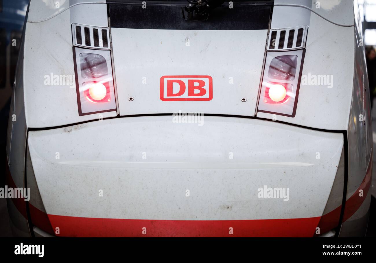 Logo De Deutsche Bahn Hi res Stock Photography And Images Alamy logo-de-deutsche-bahn-hi-res-stock-photography-and-images-alamy