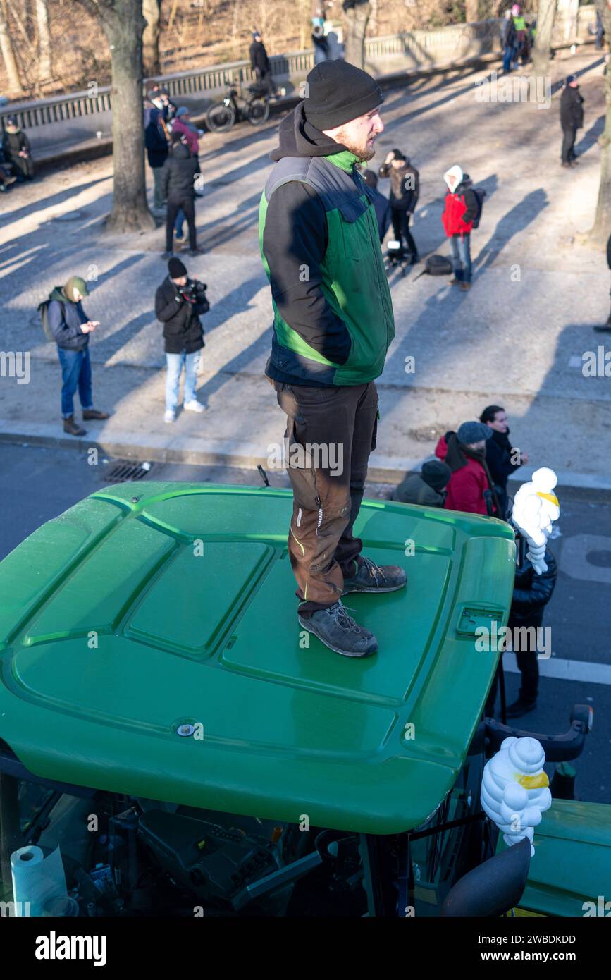 Bauernproteste vor dem Brandenburger Tor in Berlin Berlin, Deutschland ...