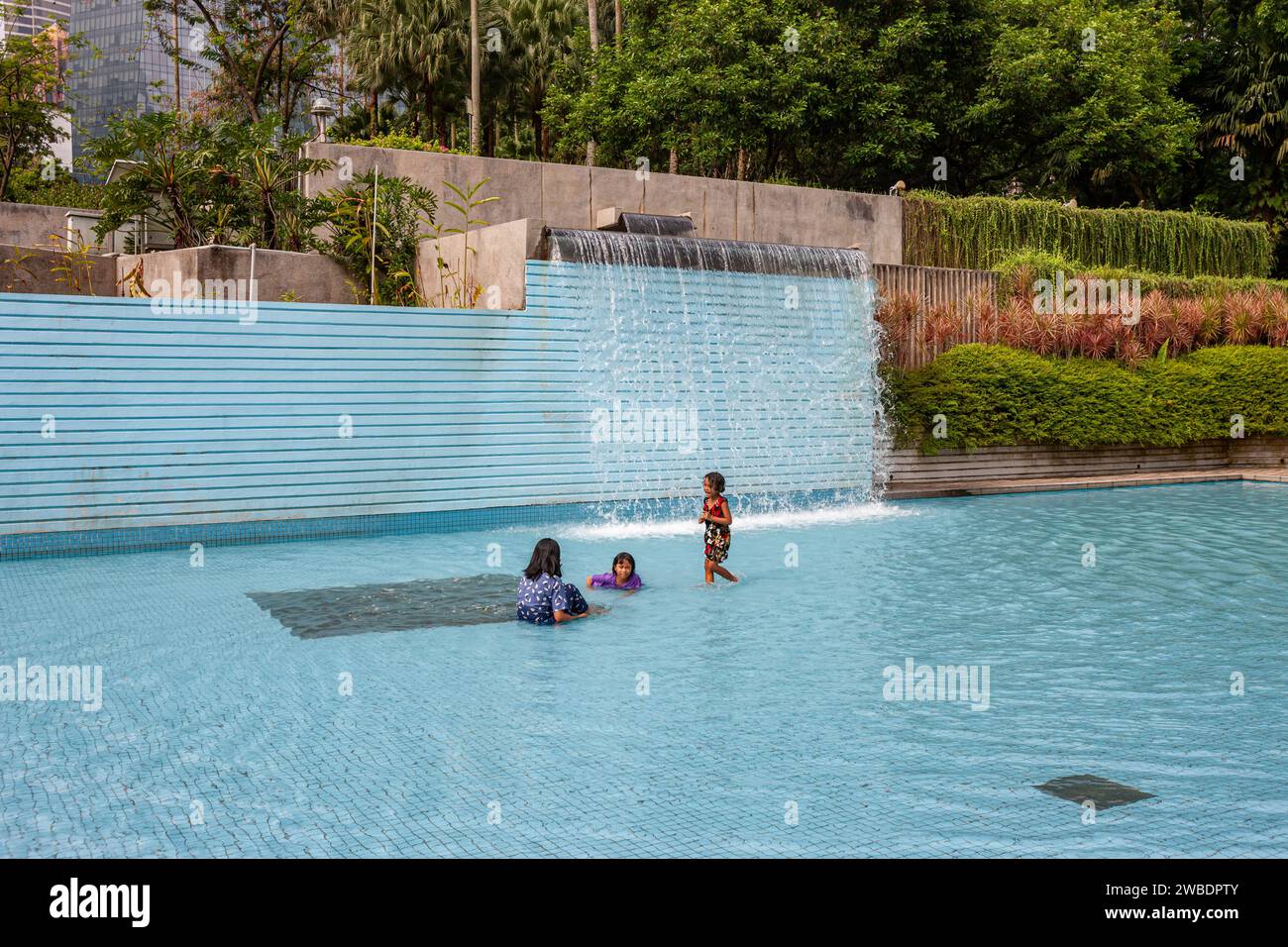 Malaysia, Kuala Lumpur, Petronas Twin Towers (City Centre) pools at ...