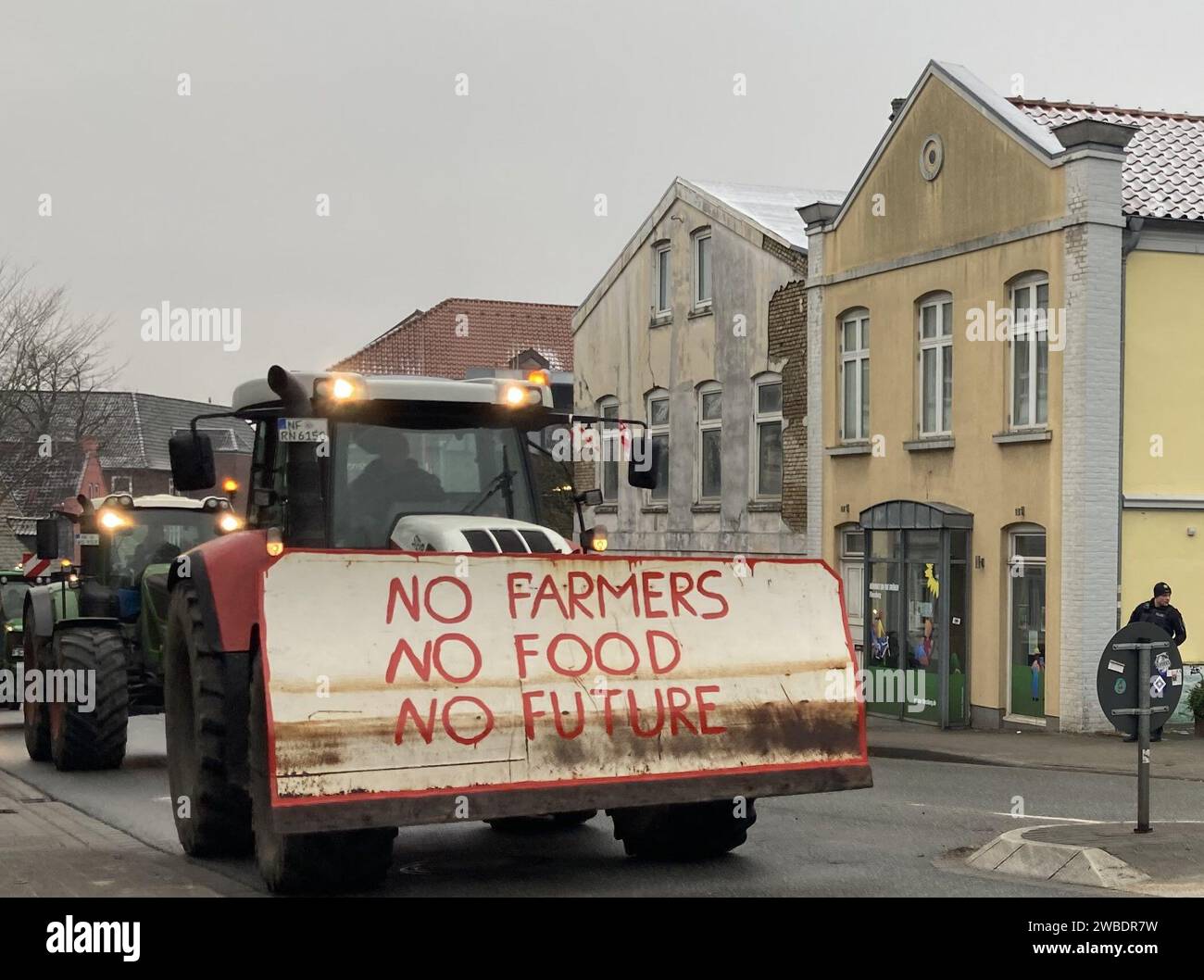10 January 2024, SchleswigHolstein, Flensburg Farmers from northern