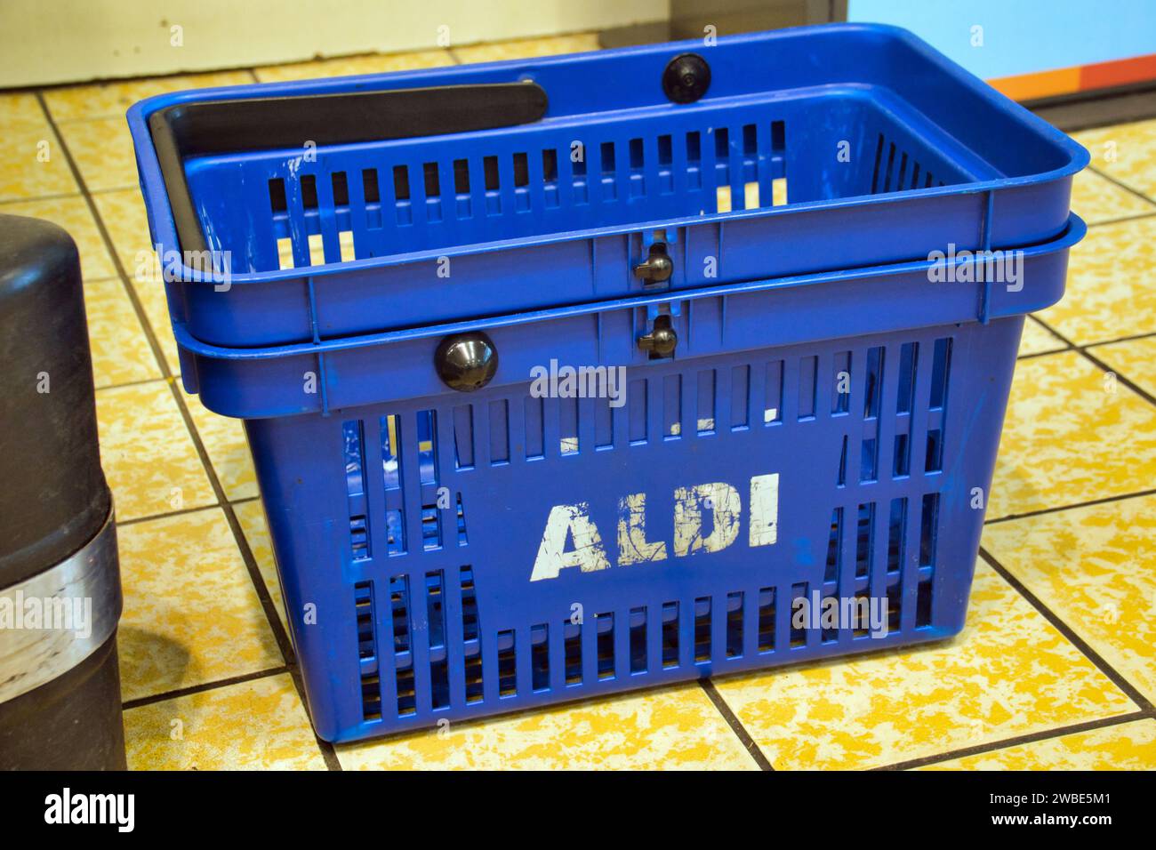 Aldi shopping basket hires stock photography and images Alamy