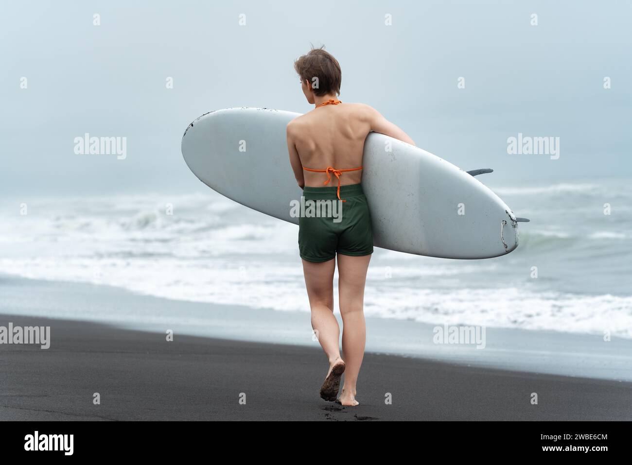 Woman bikini rear view hi-res stock photography and images - Alamy