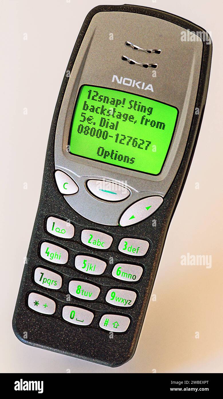 Nokia 3310 2000 hi-res stock photography and images - Alamy