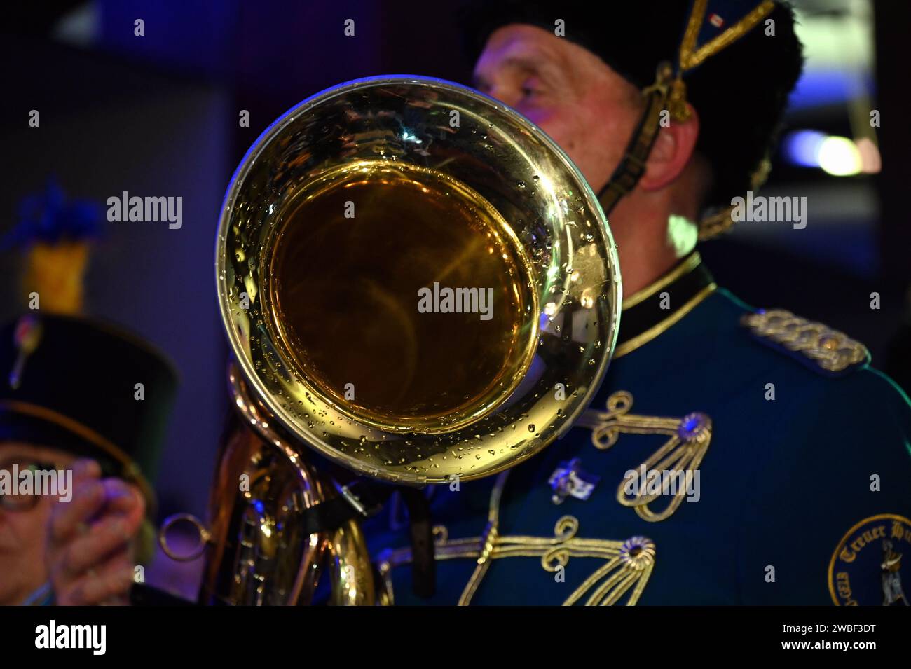 Cologne, Germany. 02nd Jan, 2024. Raindrops on a tuba, brass instrument ...