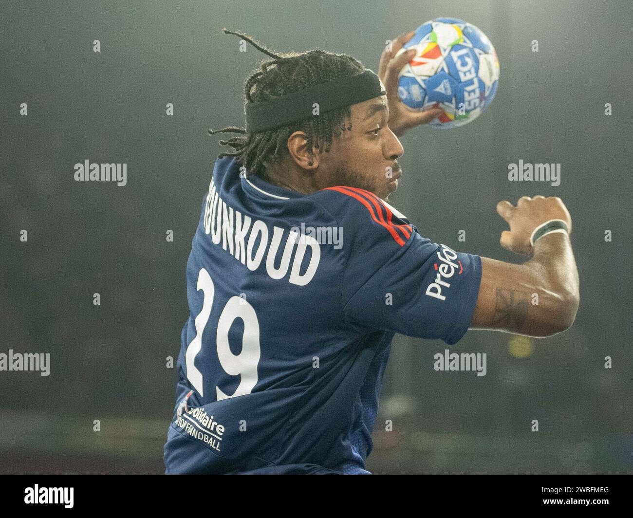 Benoit Kounkoud (Frankreich, #29) bei einem Sprungwurf. GER, Frankreich ...