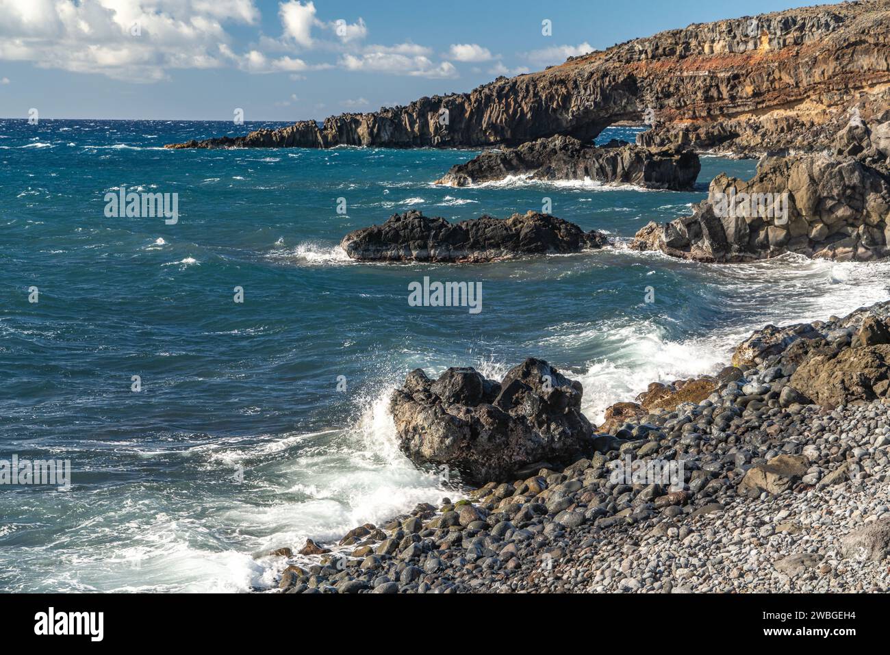 Rugged cliffs ocean path hi-res stock photography and images - Alamy