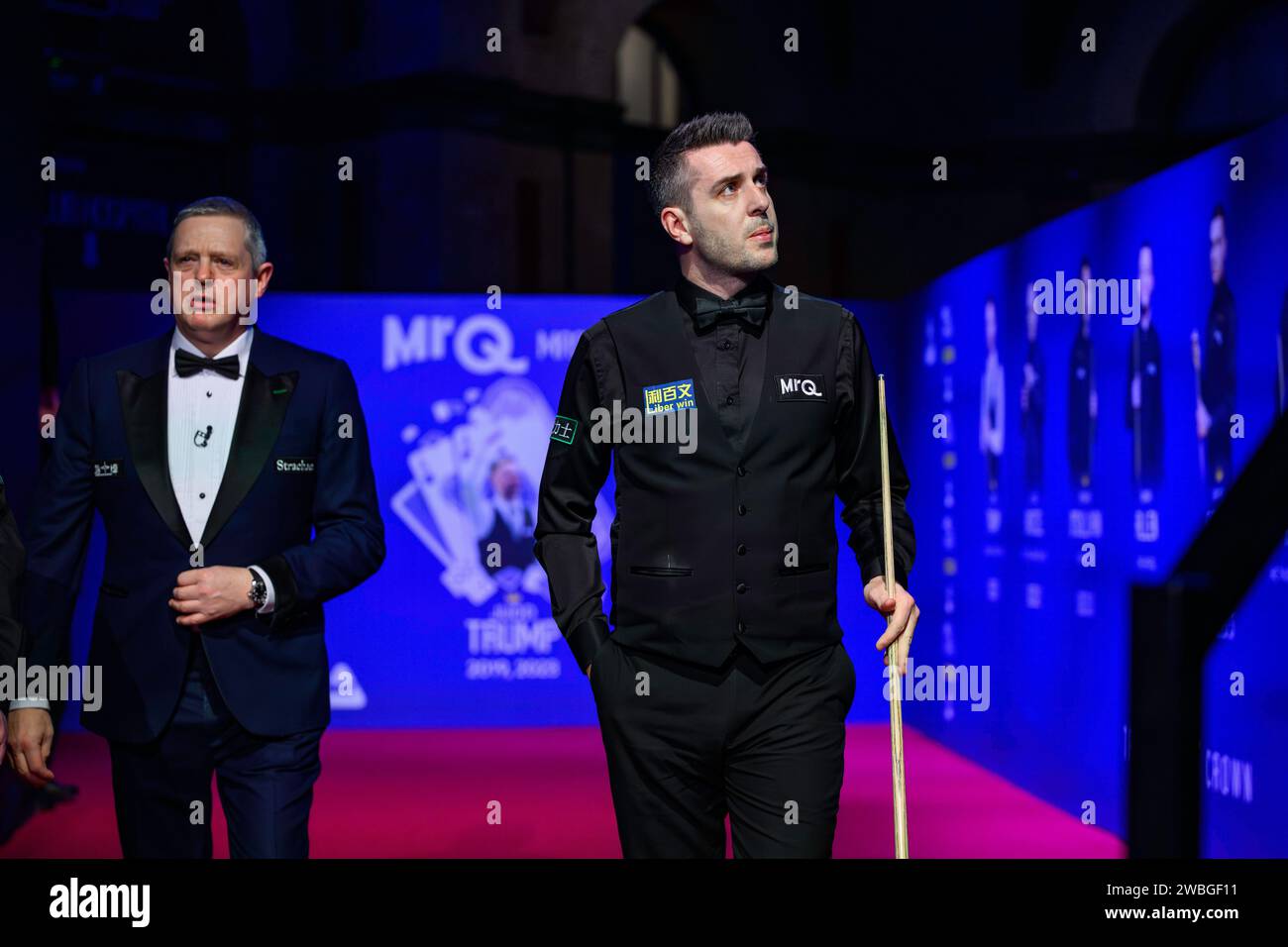 LONDON, UNITED KINGDOM. 10th Jan, 2024. Mark Selby (right) enters the arena in day 3 match between Robert Milkins and Mark Selby during the 2024 MrQ Masters at Alexandra Palace on Wednesday, January 10, 2024 in LONDON ENGLAND. Credit: Taka G Wu/Alamy Live News Stock Photo