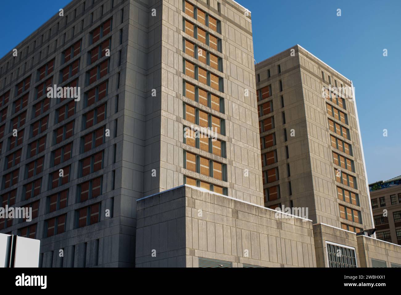 The exterior of the MDC Brooklyn Federal Bureau of Prisons located in Brooklyn, New York, USA Stock Photo