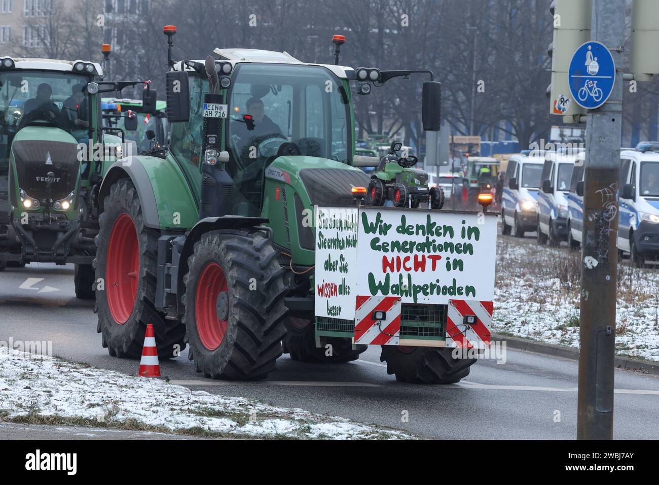 Niedersachsen, Bauernproteste in Hannover, Großdemonstration in der Landeshauptstadt , Trecker