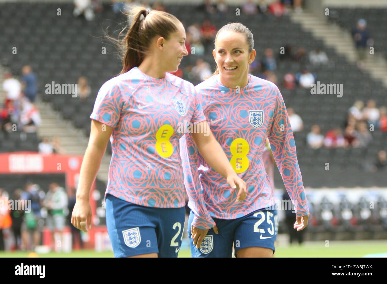 England Lionesses women's football team v Portugal, at Stadium MK, Milton Keynes, 1 July 2023 Maya Le Tissier and Lucy Staniforth Stock Photo