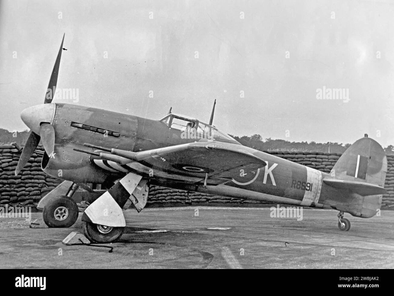 HAWKER TYPHOON Ib FM-K (R4691) of 257 (Burma) Squadron RAF at Warmwell in the summer of 1943. This aircraft was normally flown by F/O E. Spencer. Photo: Eric Sykes Stock Photo