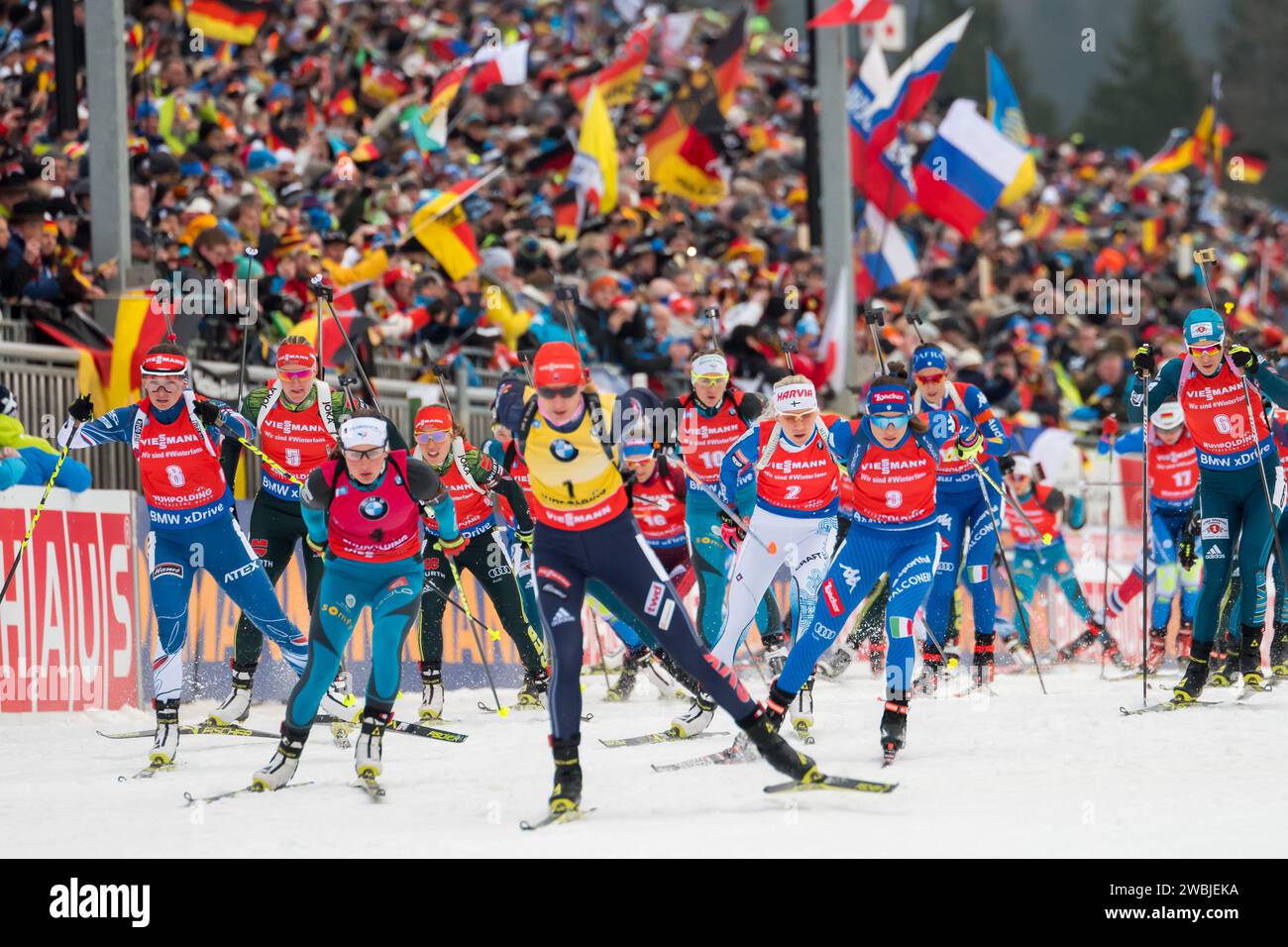 Anastasiya KUZMINA SVK (1) Kaisa MAEKAERAEINEN FIN (2) Dorothea Wierer