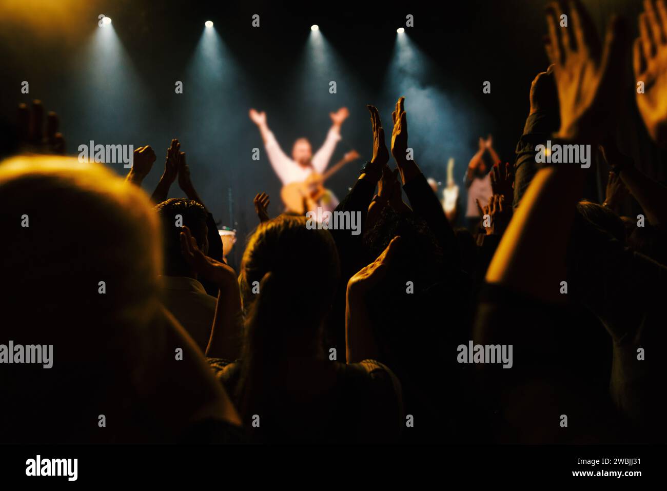 Large crowd captivated hi-res stock photography and images - Alamy