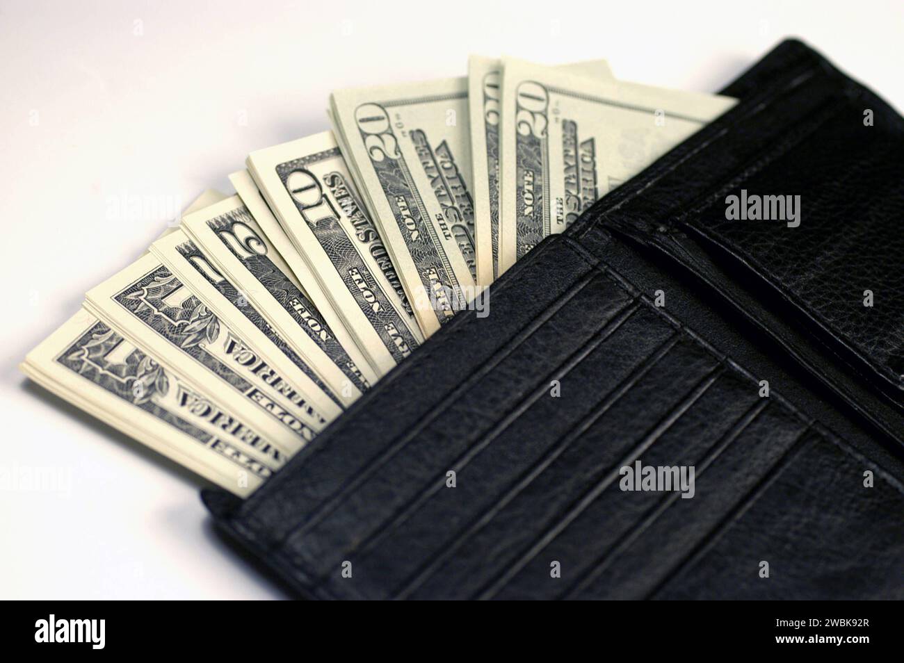 Dollarscheine im Geldbeutel, 2005 , BLF *** Dollar bills in the wallet, 2005 , BLF BL46124 Stock Photo