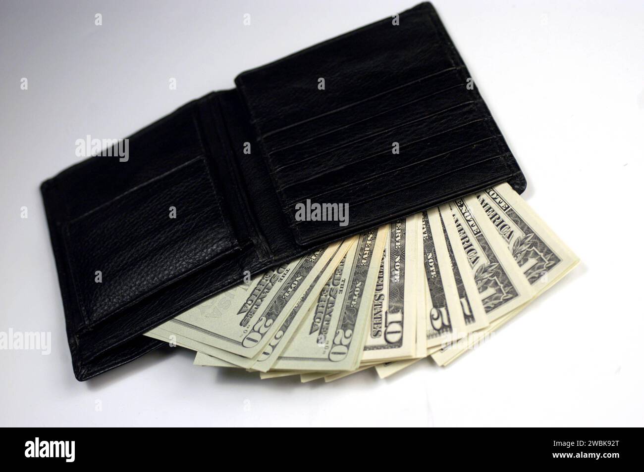 Dollarscheine im Geldbeutel, 2005 , BLF *** Dollar bills in the wallet, 2005 , BLF BL46122 Stock Photo