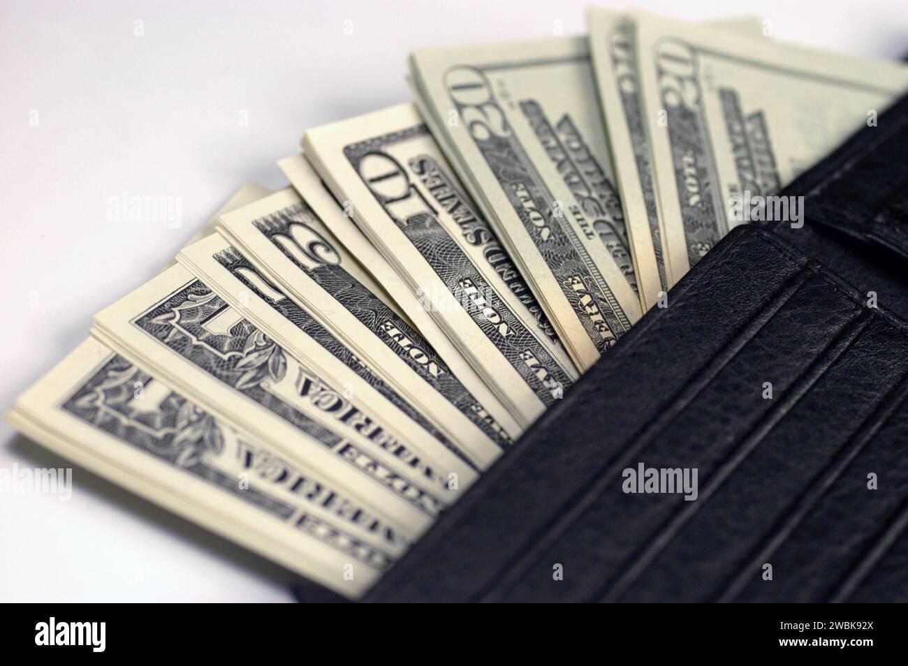 Dollarscheine im Geldbeutel, 2005 , BLF *** Dollar bills in the wallet, 2005 , BLF BL46126 Stock Photo