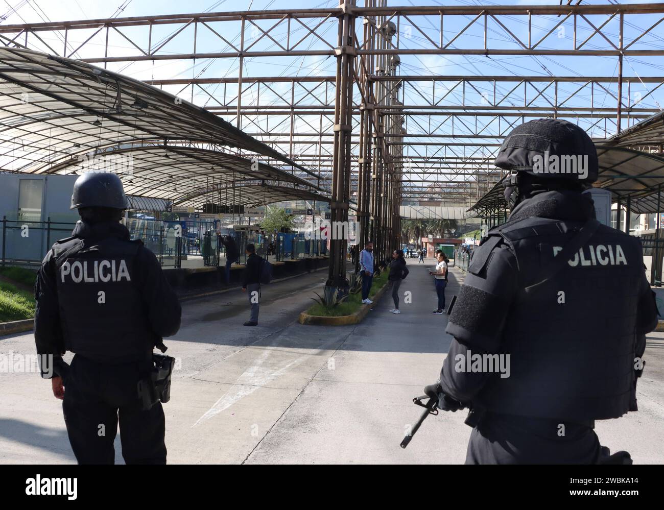 FALSA-ALARMA-BOMBA-PLAYON-MARIN Quito, jueves 11 de enero del 2023 Operativo de bomba en el Playon de la Marin, por parte de la policia que descarto como falsa alarma. Fotos:Rolando Enriquez/API Quito Pichincha Ecuador CLJ-FALSA-ALARMA-BOMBA-PLAYON-MARIN-4a094ce9b1ab5aa7cffcea42ed48f6a8 *** FALSE ALARM BOMB BOMB PLAYON MARIN Quito, Thursday, January 11, 2023 Bomb operation in the Playon de la Marin, by the police who dismissed it as a false alarm Photos Rolando Enriquez API Quito Pichincha Ecuador CLJ FALSE ALARM BOMB PLAYON MARIN 4a094ce9b1ab5aa7cffcea42ed48f6a8 Copyright: xROLANDOxENRIQUEZx Stock Photo