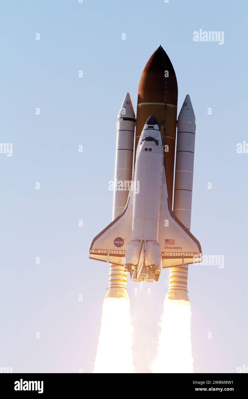 Space shuttle Discovery lifts off from Launch Pad 39A at Kennedy Space ...