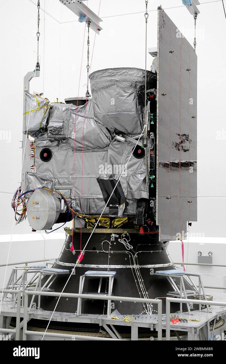 KENNEDY SPACE CENTER, FLA. - At Astrotech Space Operations in ...