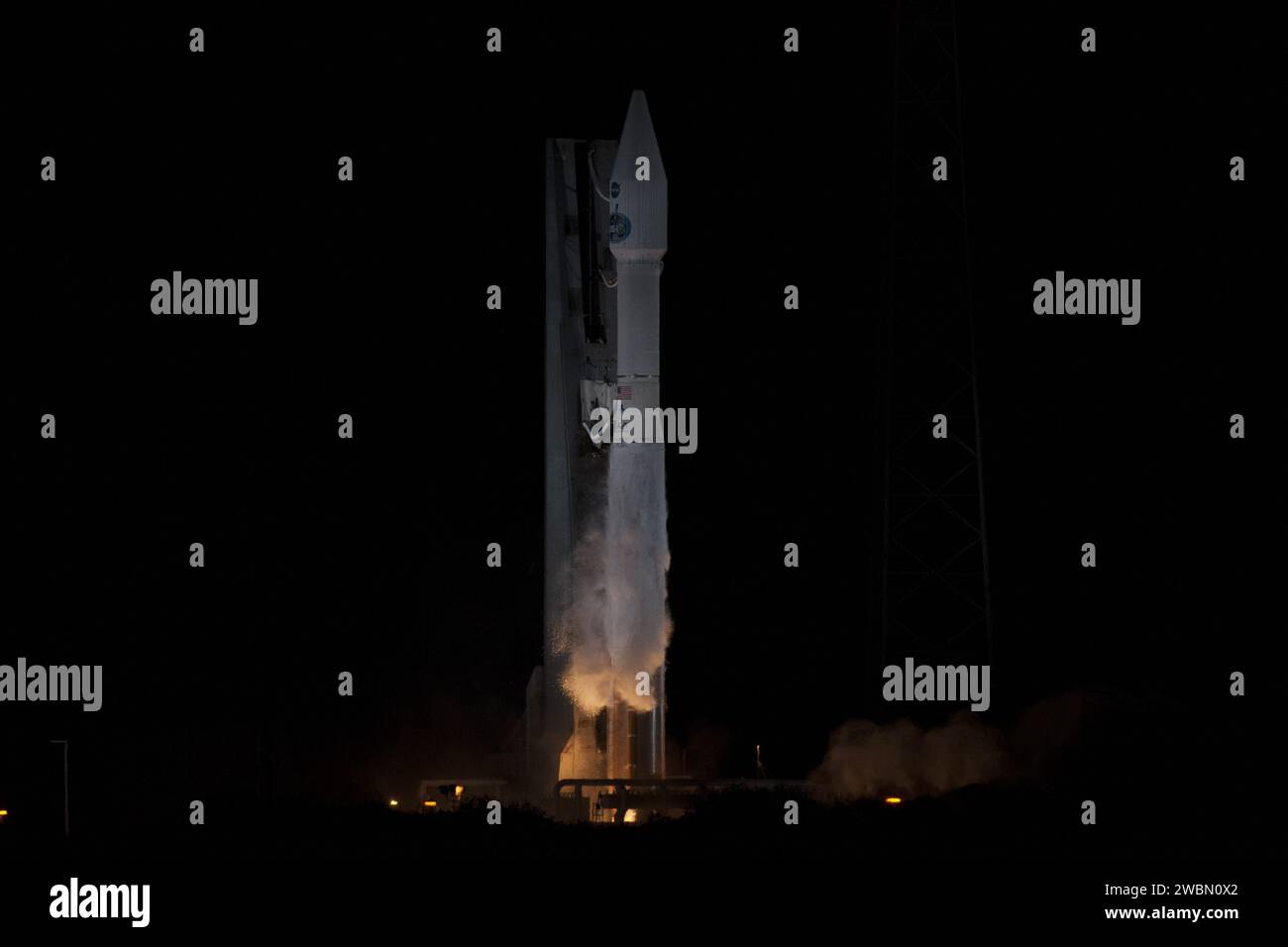 Satellite fleet expansion hi-res stock photography and images - Alamy
