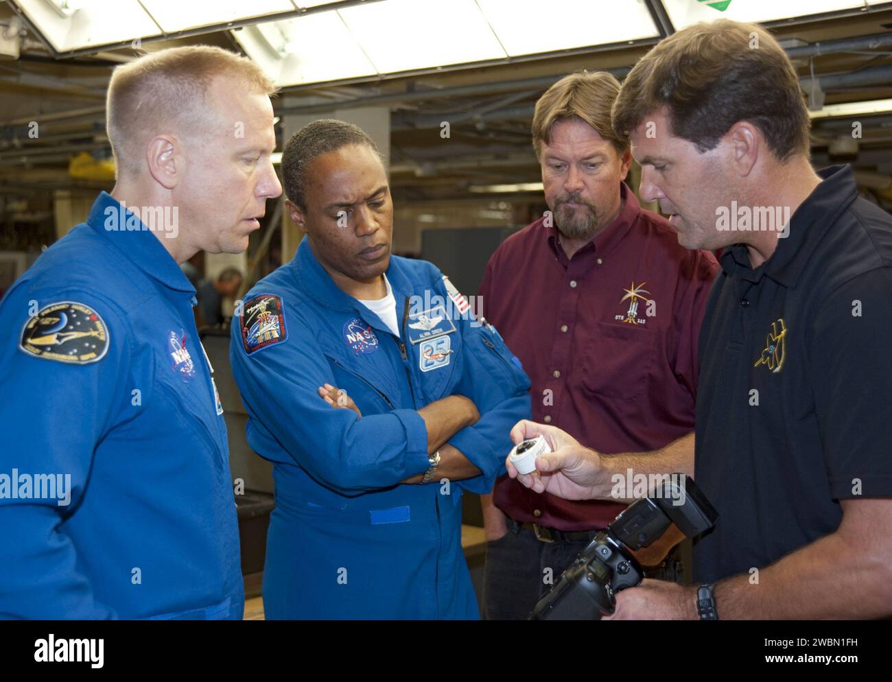 Orbiter handling equipment hi-res stock photography and images - Alamy